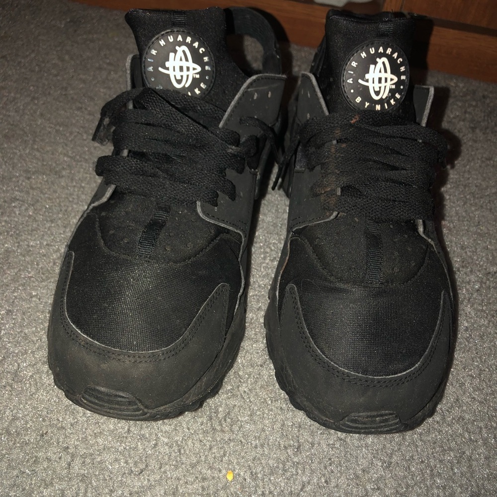 Nike Air Huarache BLACK size 10.5